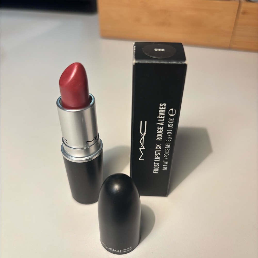 MAC Cosmetics Frost Lipstick - Chic Berry